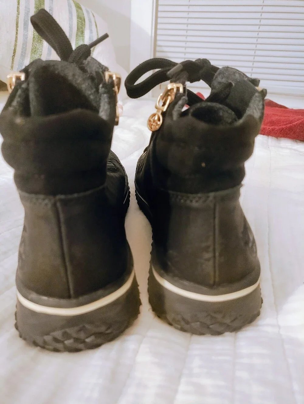 RiekerTEX Black Ankle Sneaker Boots EU 39 US 8-8.5 Warm Lined Gold Zip